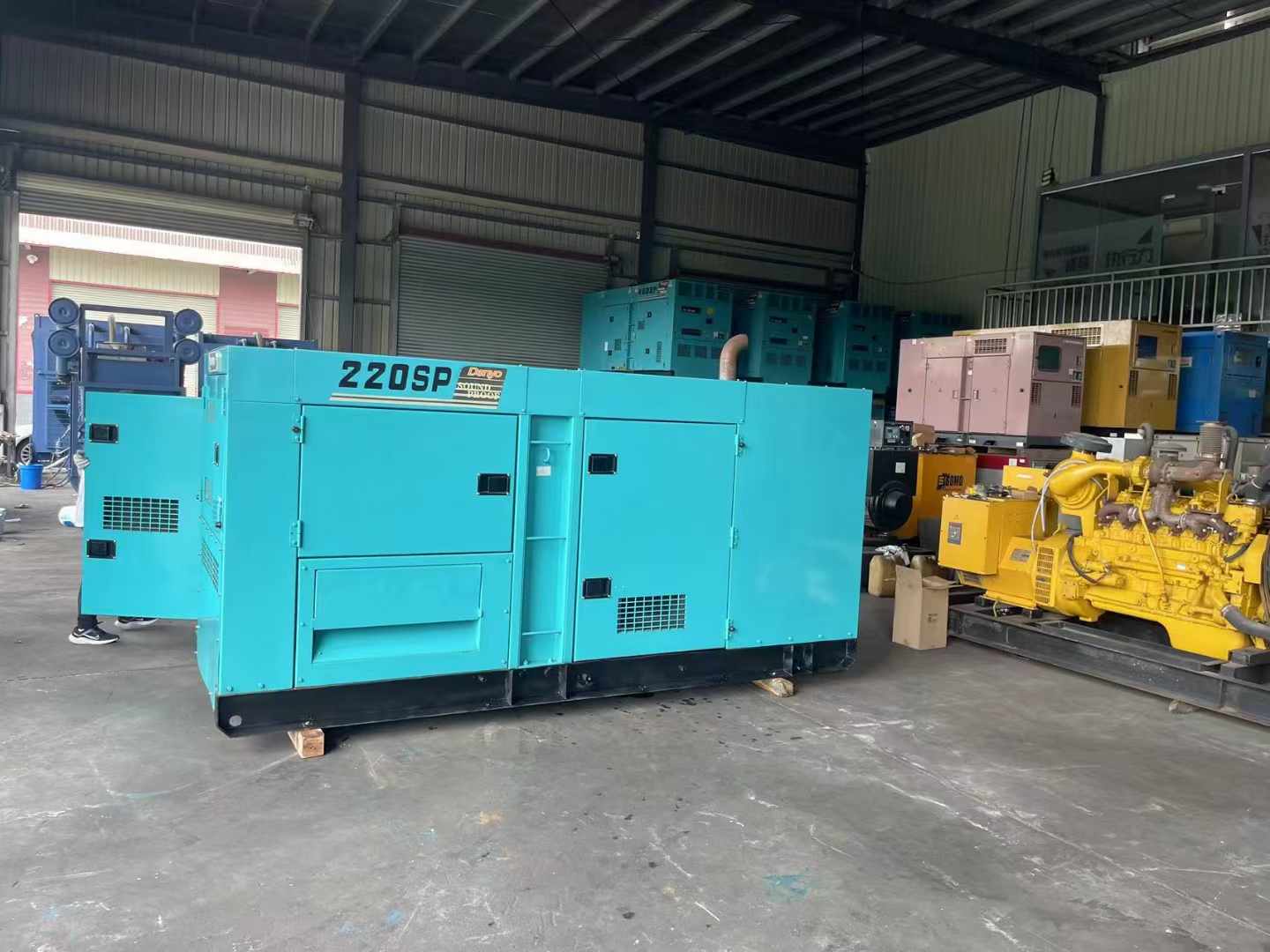 小板镇800kW 柴油发电机的输出电流波动范围是多少?