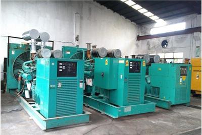 小板镇如何将干接点与其他设备连接？