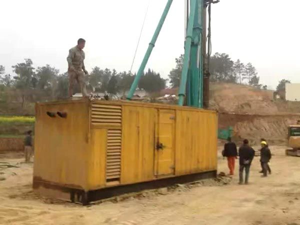 小板镇如何判断水冷式机油散热器密封件是否需要更换？